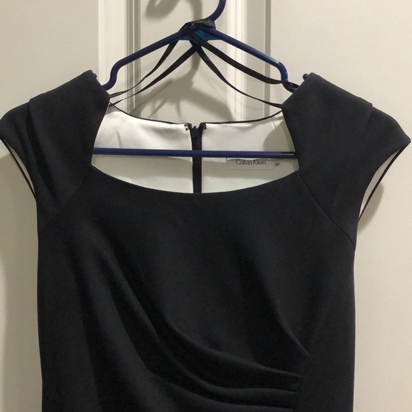 Dress - Picture 3 of 4